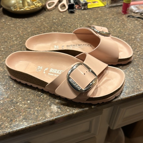 👠SOLD👠Pink Madrid Big Buckle High Shine Birkenstock Patent Leather 5.5 - Picture 3 of 8